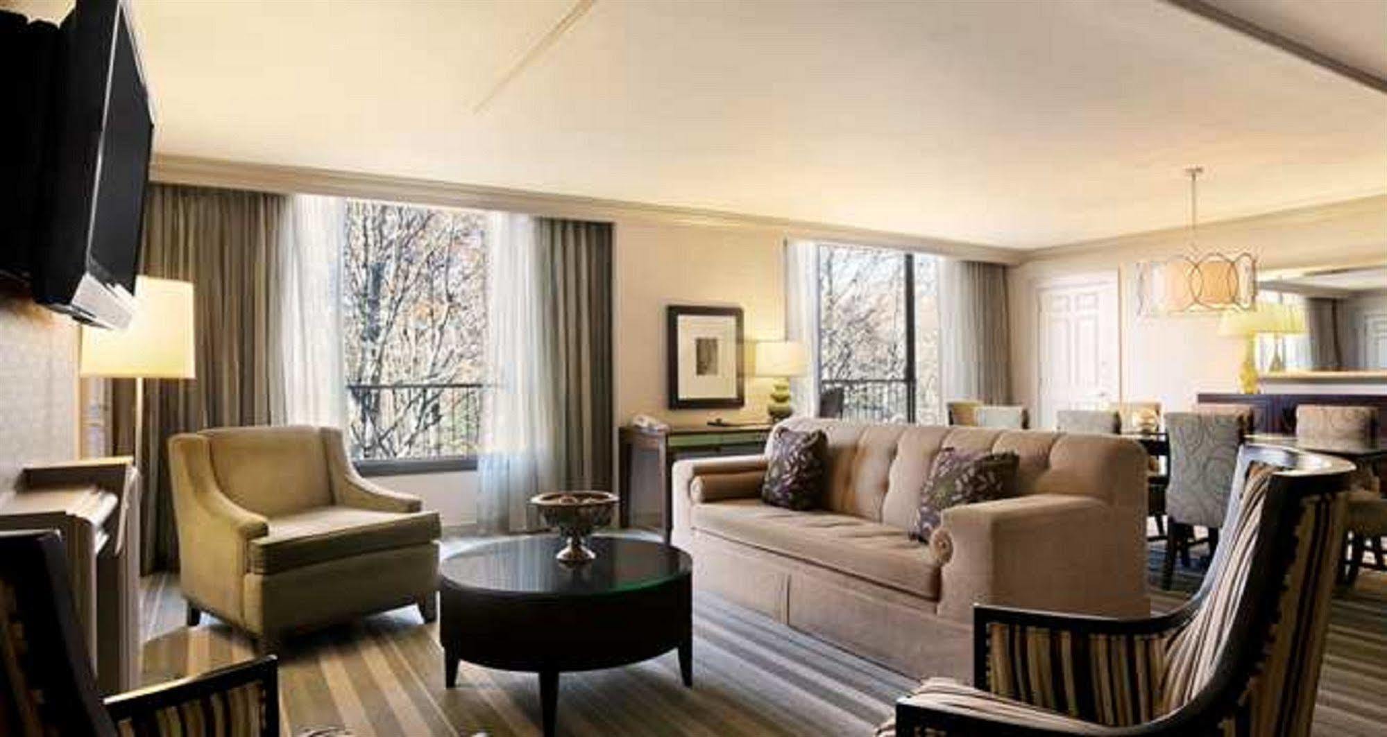 Hilton Westchester Rye Brook Exterior foto