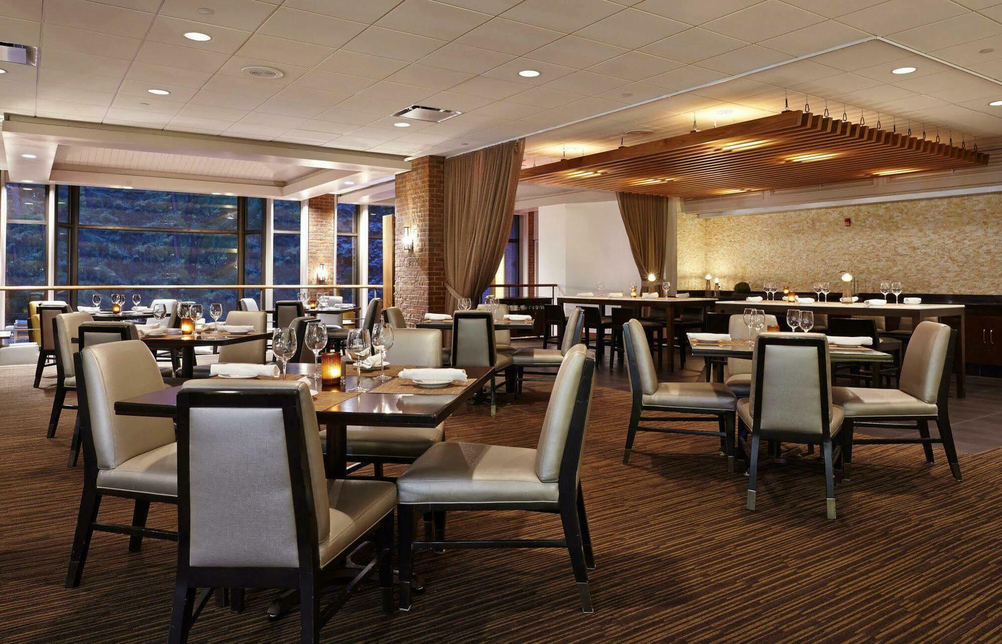 Hilton Westchester Rye Brook Exterior foto
