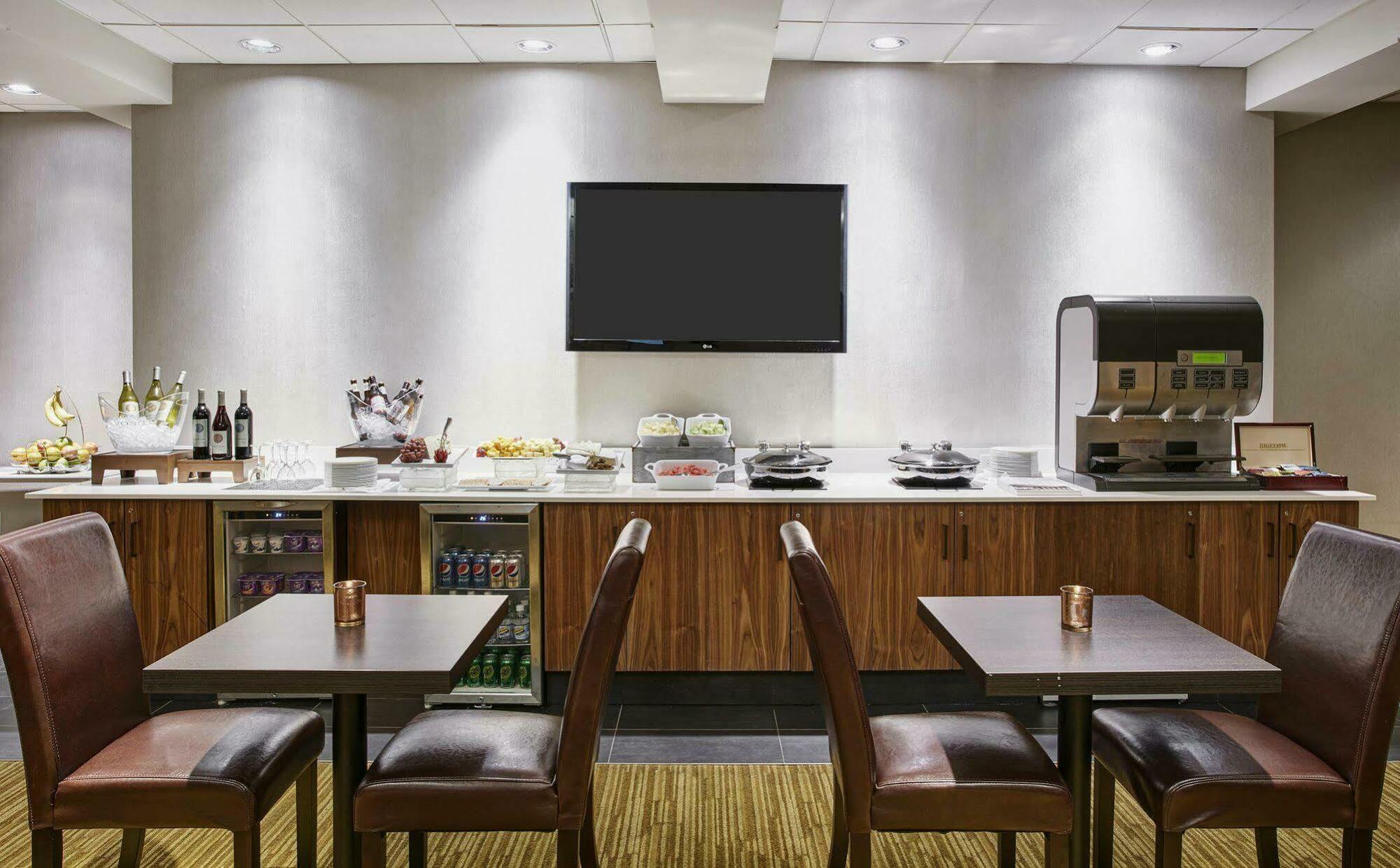 Hilton Westchester Rye Brook Exterior foto